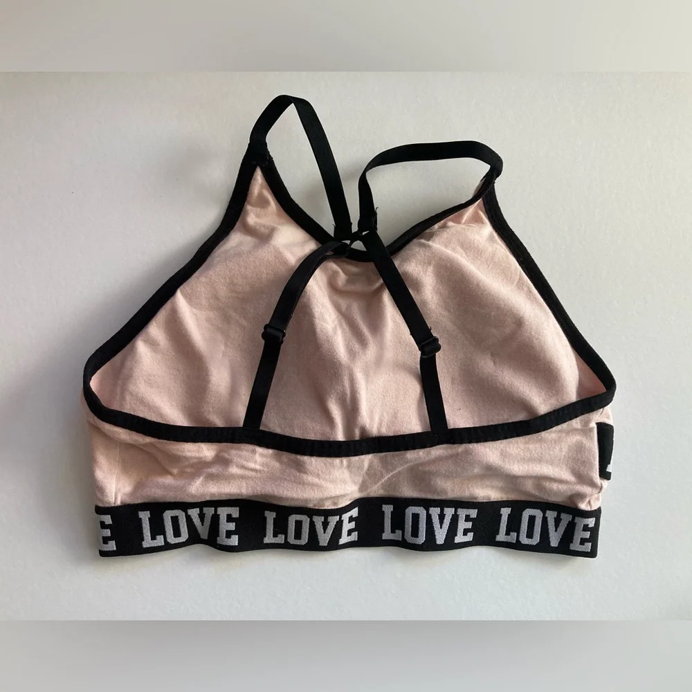 MUST BUNDLE: No Boundaries | Women’s High-Neck Sports Bra - Picture 2 of 5